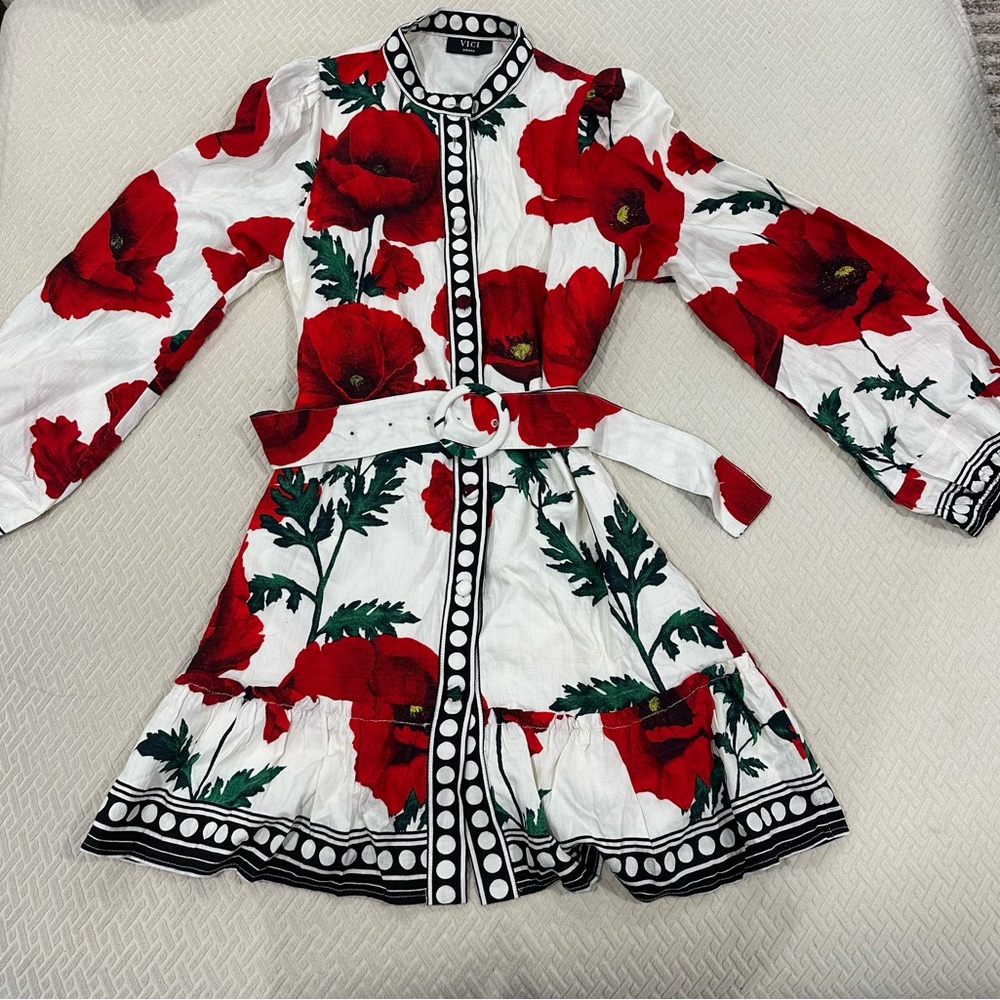 VICI Collection Rosalien Belted Mini Dress White And Red Poppy Print Sz Small S